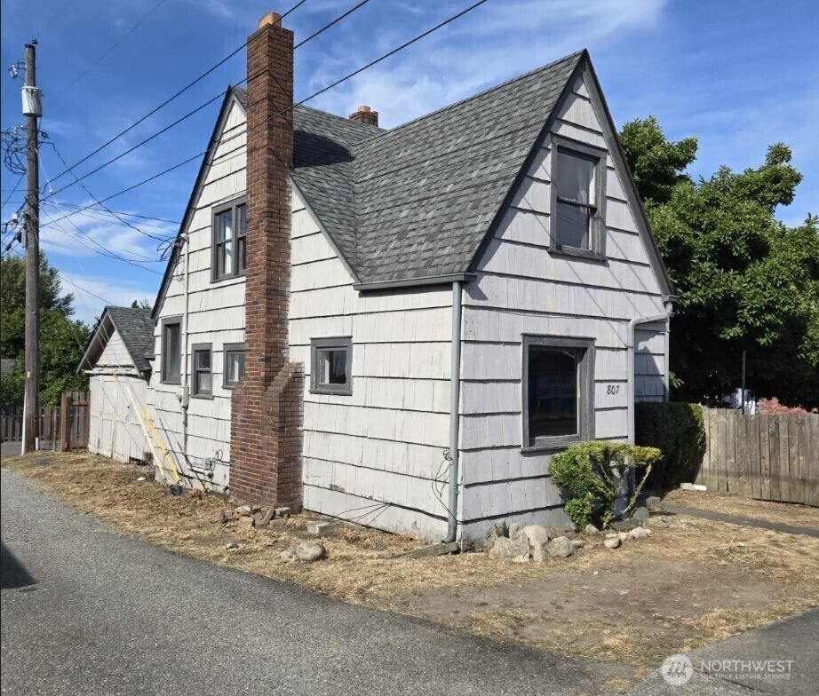 Property Photo:  807 S 48th Street  WA 98408 