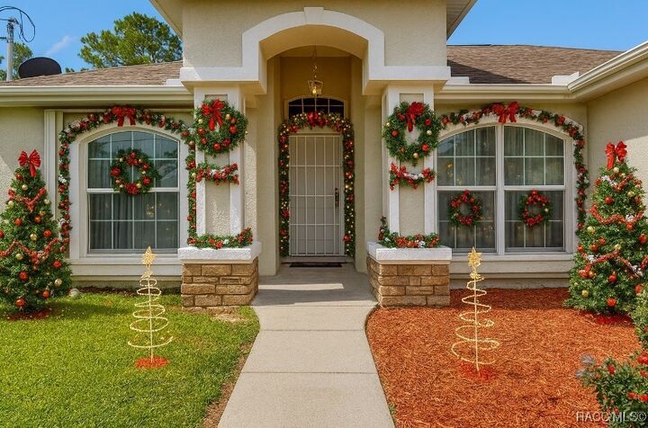 Property Photo: 5346 Pierpoint Avenue FL 34608