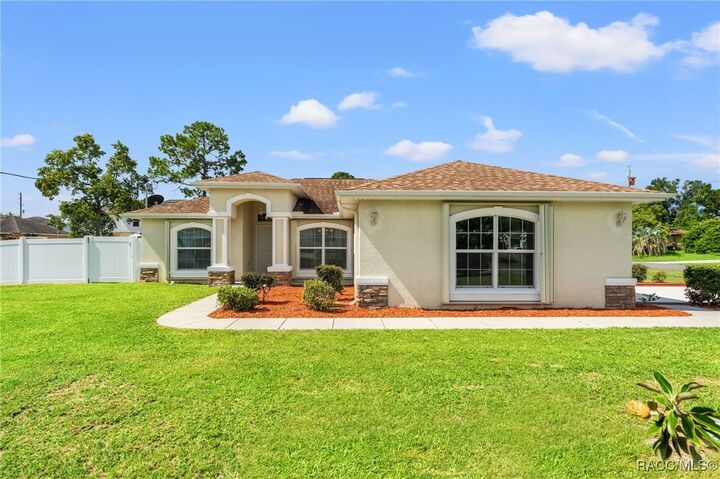 Property Photo: 5346 Pierpoint Avenue FL 34608
