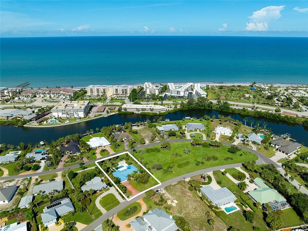 Property Photo:  4400 Sunset Drive  FL 32963 