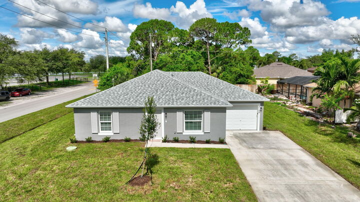 Property Photo:  329 SW Ridgecrest Drive  FL 34953 