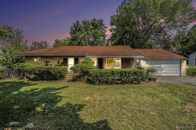 Property Photo: 345 Midland Boulevard MI 48073