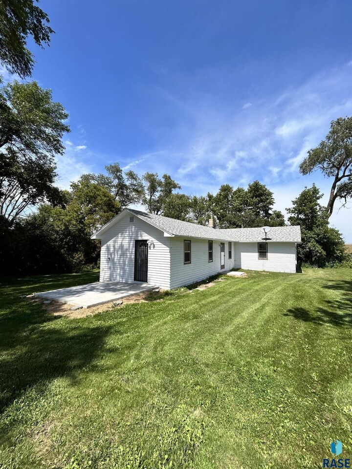 Property Photo:  24799 457th Ave  SD 57018 