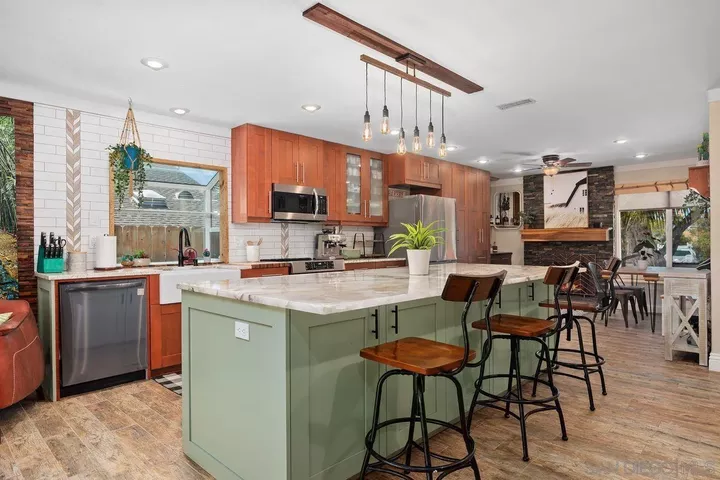 Property Photo:  1543 Villa Cardiff  CA 92007 