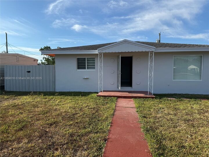 Property Photo:  6218 Rodman St  FL 33023 
