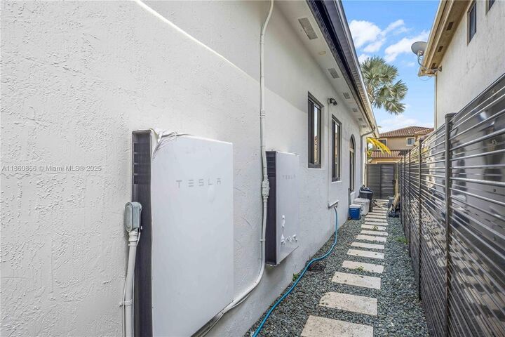 Property Photo:  14625 SW 17th St  FL 33175