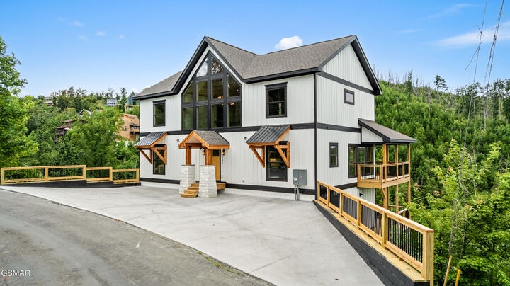 745 Pinecrest Drive  Gatlinburg TN 37738 photo