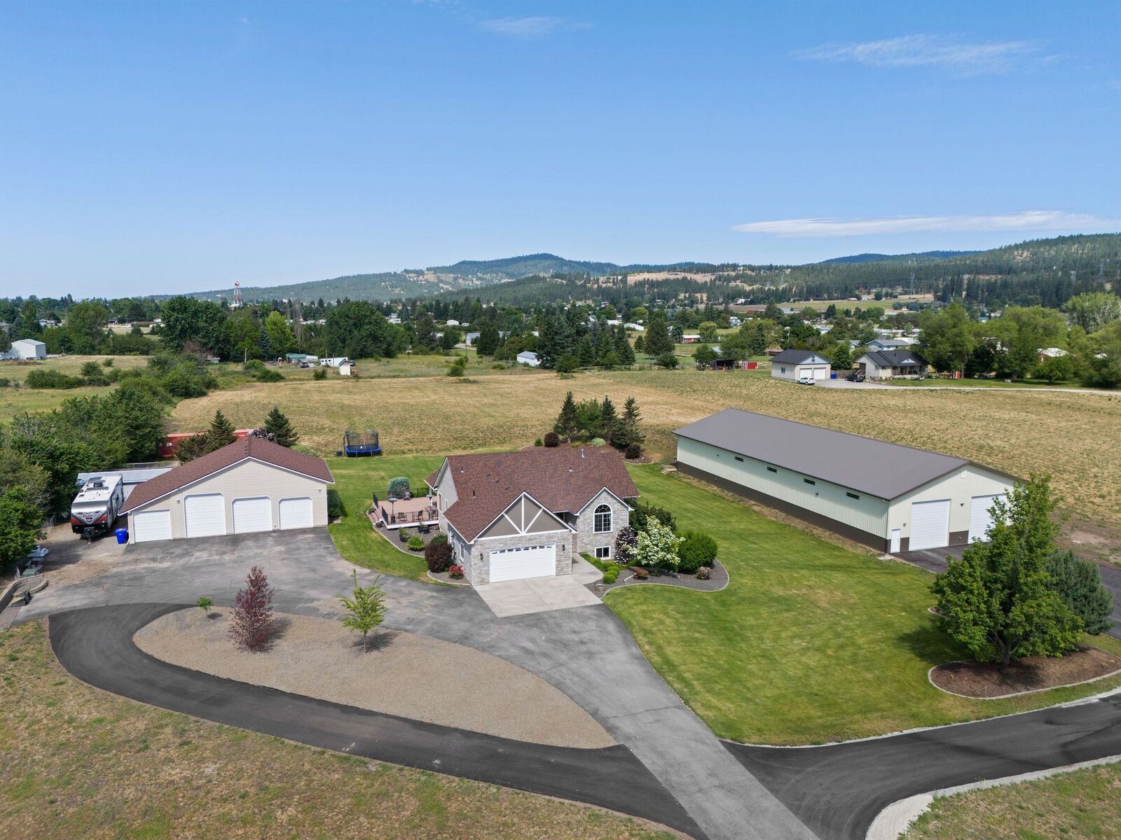 Property Photo: 5409 N Malvern Rd WA 99027