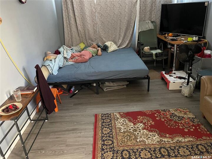 Property Photo:  809 12th Avenue E  SK S4S 6Y9 