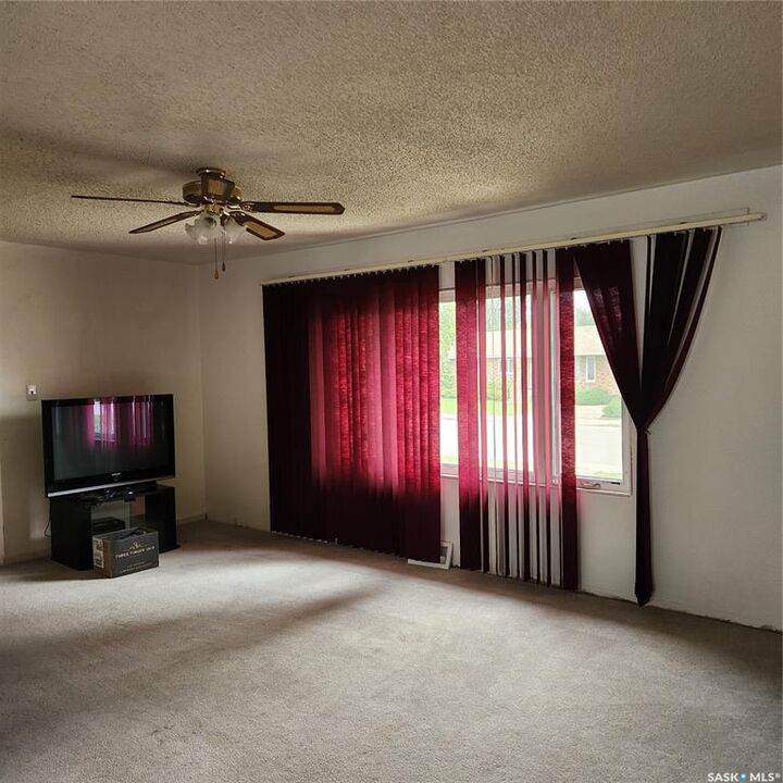 Property Photo:  911 Grace Street  SK S6H 3B9 