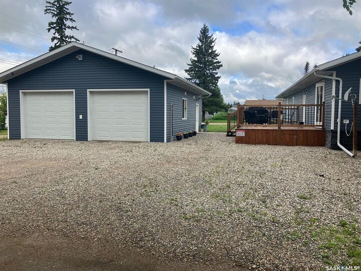 Photo de la propriété:  108 1st Street E  SK S0J 0M0 