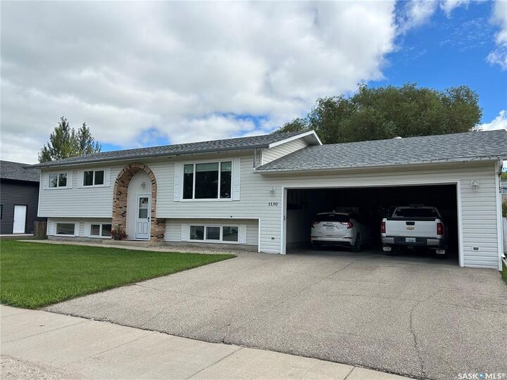 Property Photo:  1130 9th Street  SK S0K 2A0 