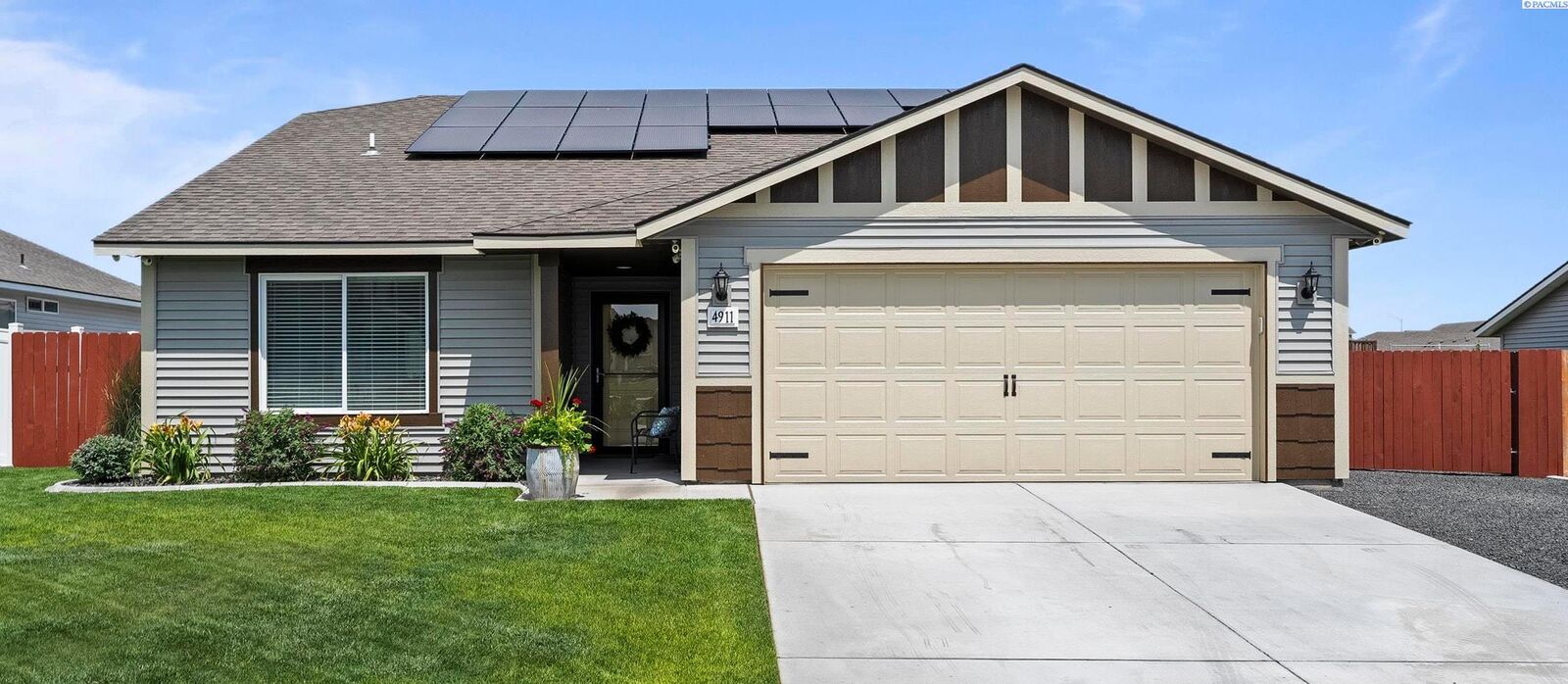 Property Photo:  4911 Santa Cruz Ln  WA 99301 