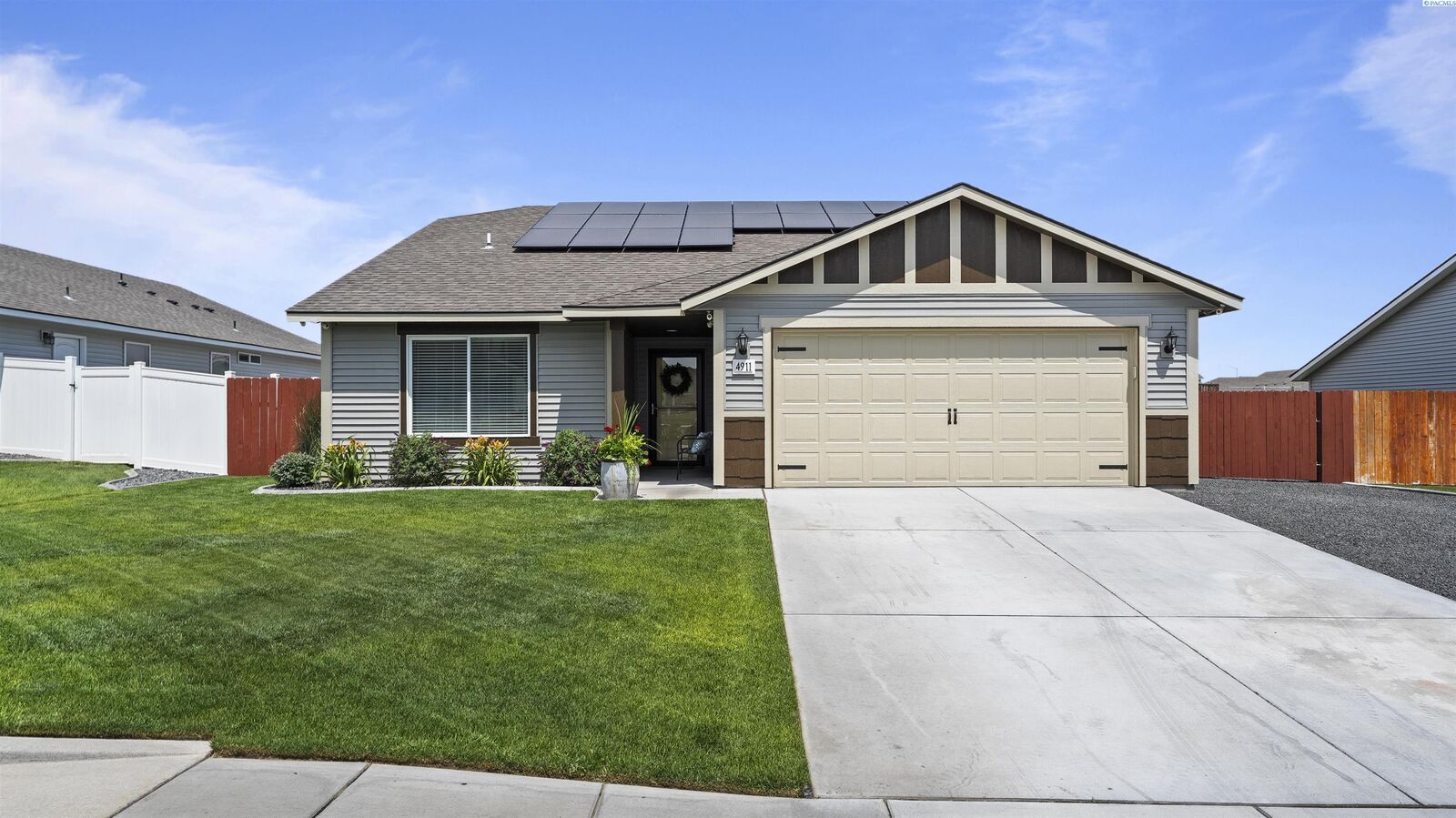 Property Photo: 4911 Santa Cruz Ln WA 99301