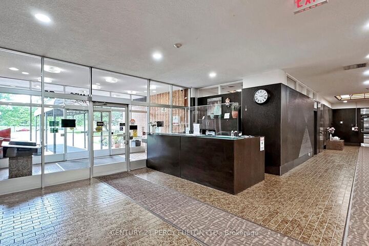 Photo de la propriété:  45 Silver Springs Boulevard 1702  ON M1V 1R2 