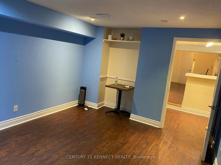 Property Photo:  181 Augusta Avenue Bsmt  ON M5T 2L4 