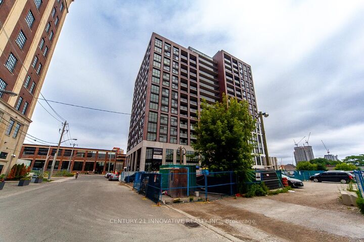 Property Photo: 181 Sterling Road 1206 ON M6R 2B2