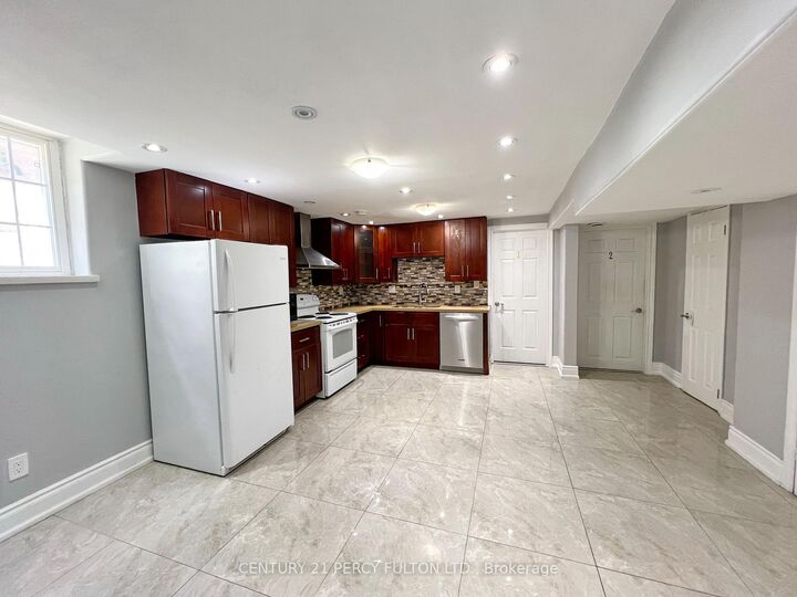 Property Photo: 117 Chloe Crescent Bsmt ON L3S 2J2