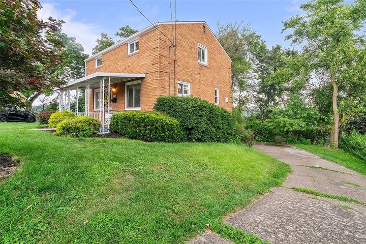 Property Photo:  3529 Oakleaf Rd  PA 15227 