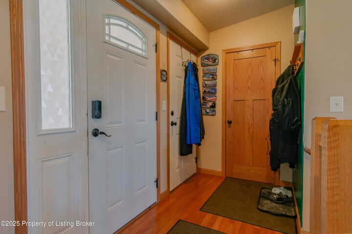 Property Photo: 1223 Wahl Street ND 58601