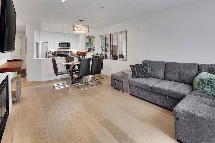 Property Photo:  108 W Esplanade Avenue 411  BC V7M 3M8 