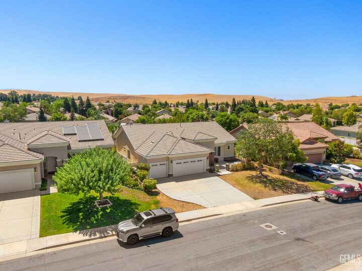 Property Photo: 14005 Datura Court CA 93306