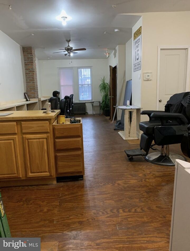 Property Photo: 206 W Allegheny Avenue PA 19133