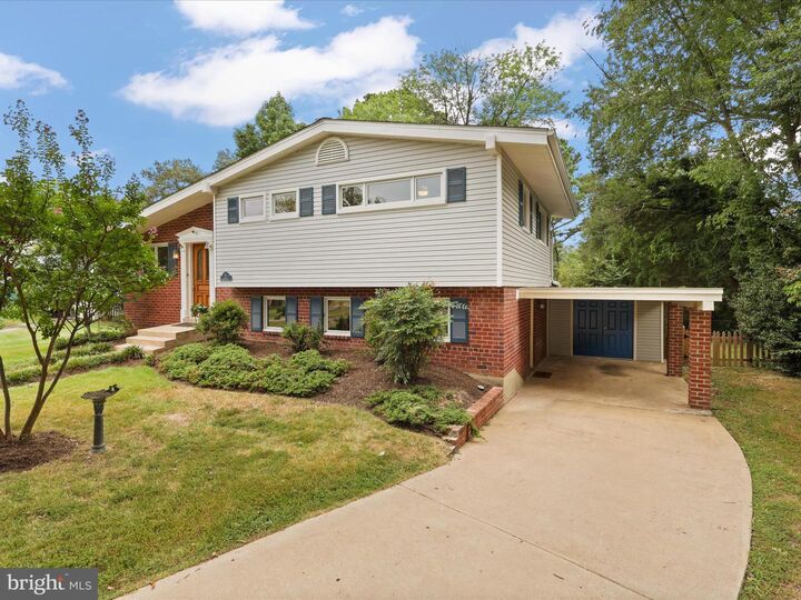 Property Photo: 4712 Surry Place VA 22304
