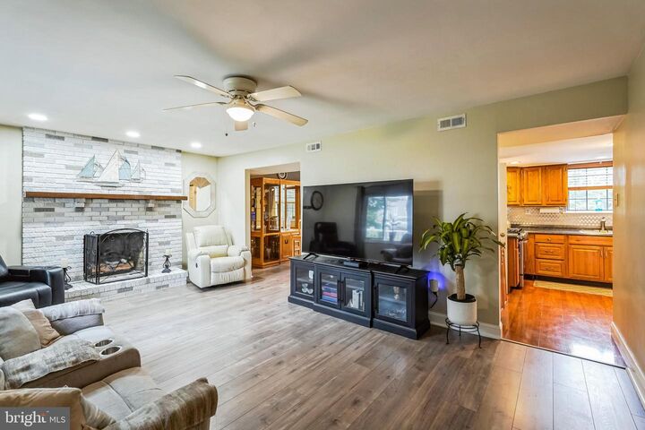 Property Photo:  988 Baxter Avenue  PA 19020 