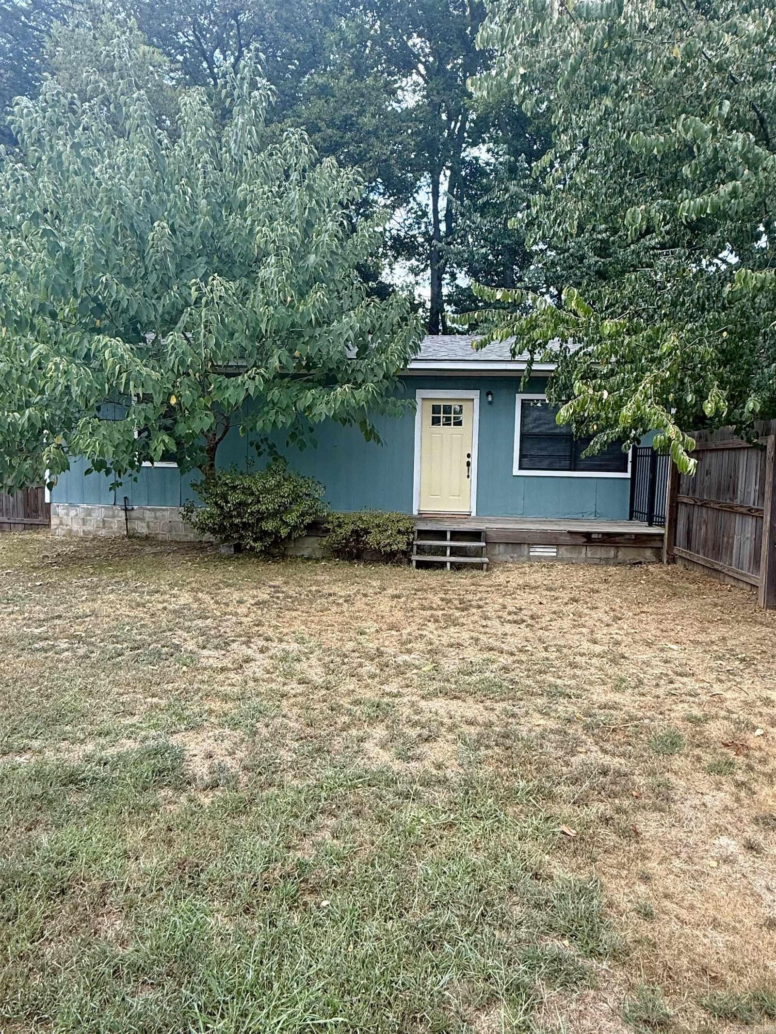 Property Photo:  811 B Street  AR 72126 