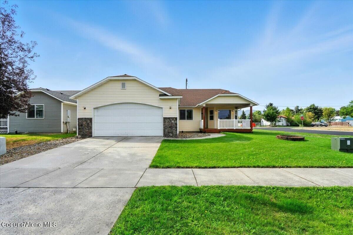 Property Photo:  2167 E Wagon Trl  ID 83854 