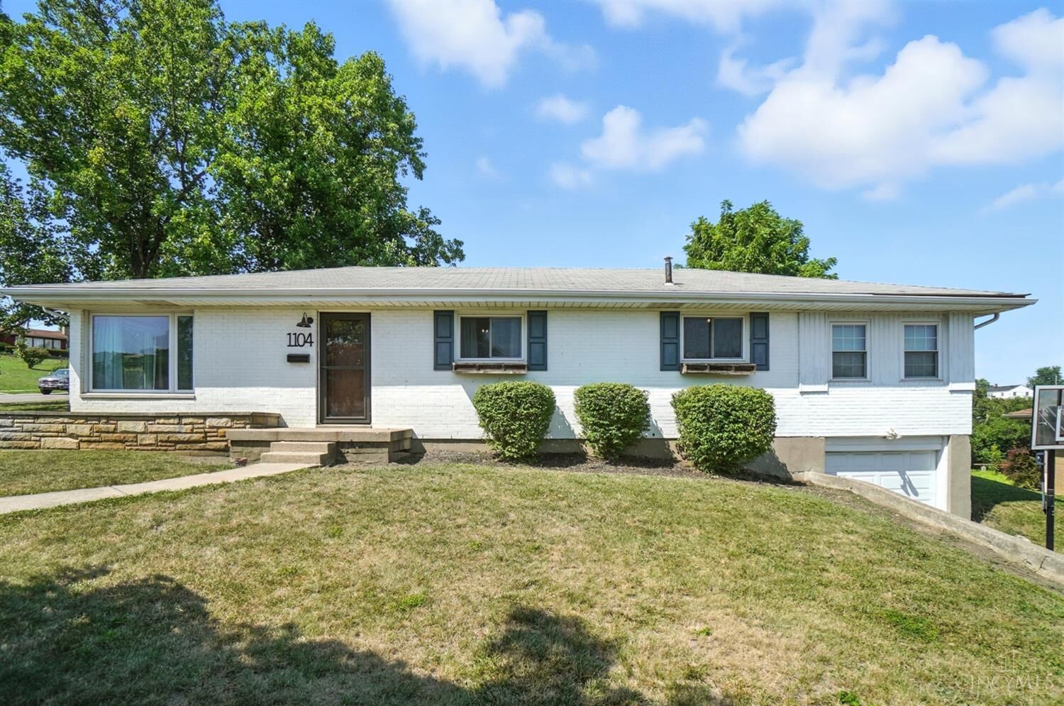 Property Photo:  1104 Oakmont Avenue  OH 45013 