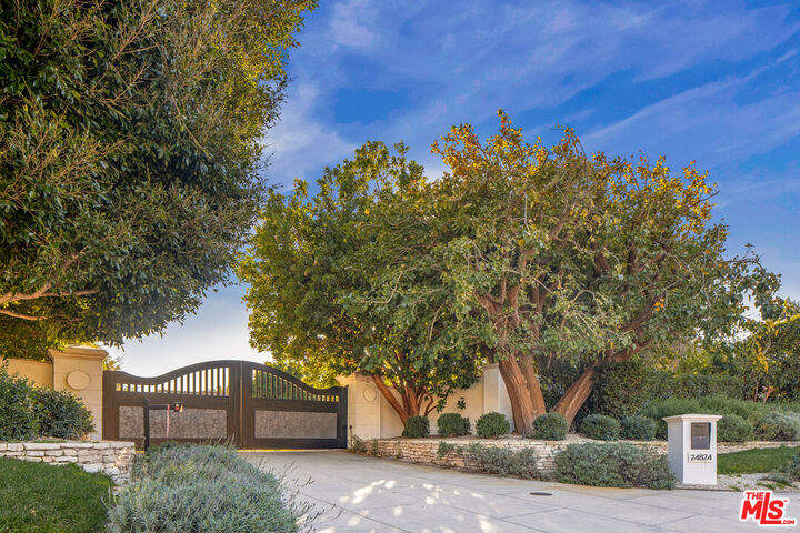 Property Photo:  24824 Pacific Coast Hwy  CA 90265 