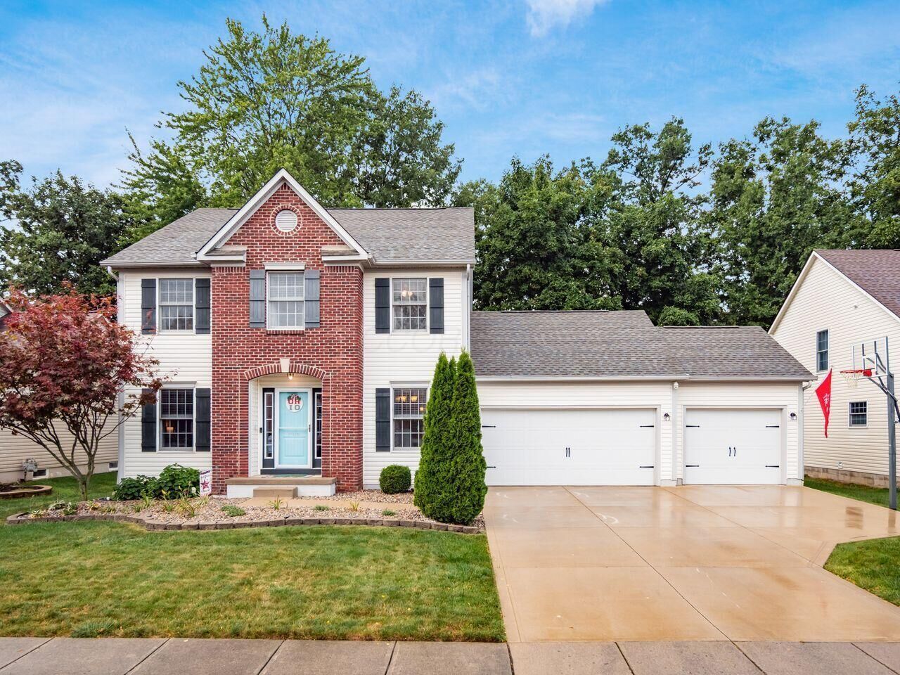 Property Photo: 1816 Deer Crossing Drive OH 43040
