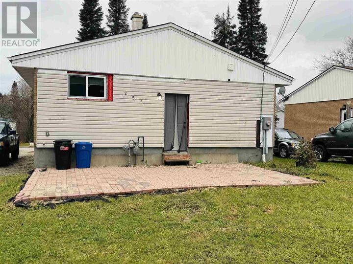 Property Photo:  259 First St  ON P8N 2T5 