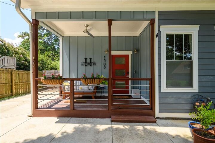 Property Photo:  1509 Elleby Road SE  GA 30315 