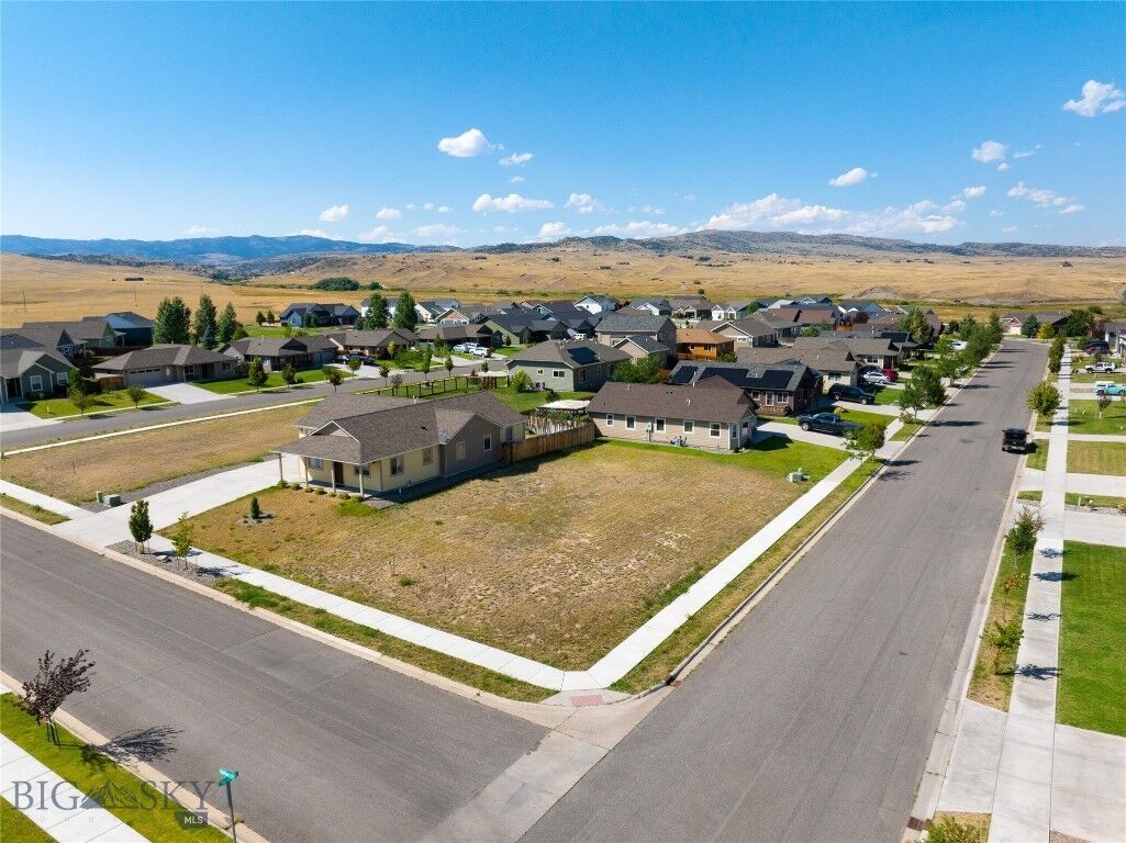 Property Photo: 903 Meriwether Dr East E MT 59047