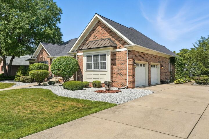 Property Photo:  1121 Boxwood Drive  IN 46321 