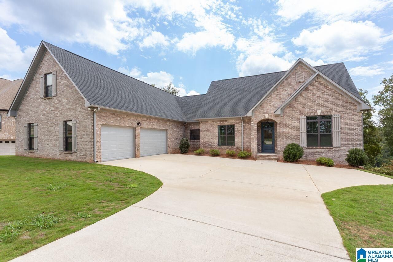 Property Photo: 215 Overlook Ridge AL 35096