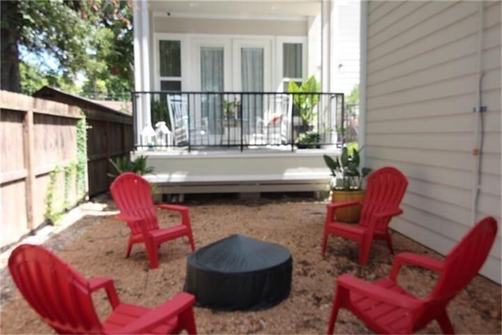 Property Photo:  811 Kern Street  TX 77009 