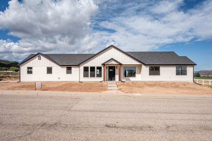 Property Photo: 680 S Heritage Hills Dr UT 84761