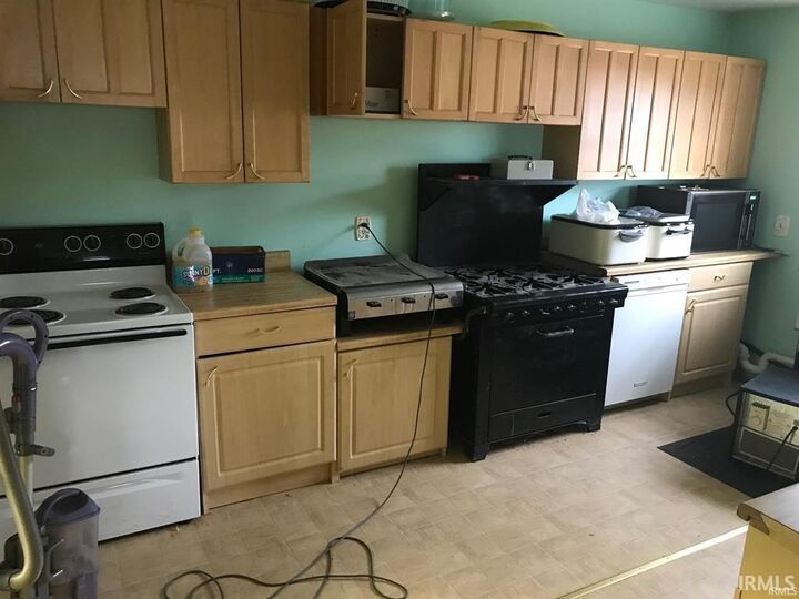 Property Photo:  5941 W St Rd 64 Highway  IN 47649 