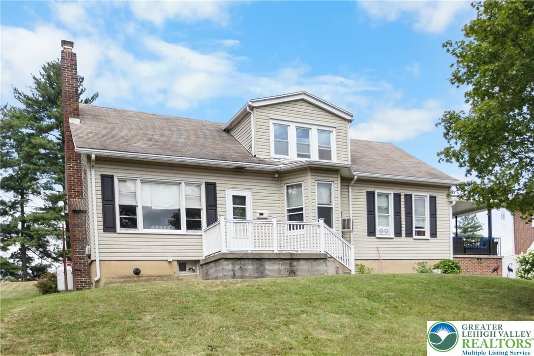Property Photo:  1740 Elk Avenue  PA 17901 