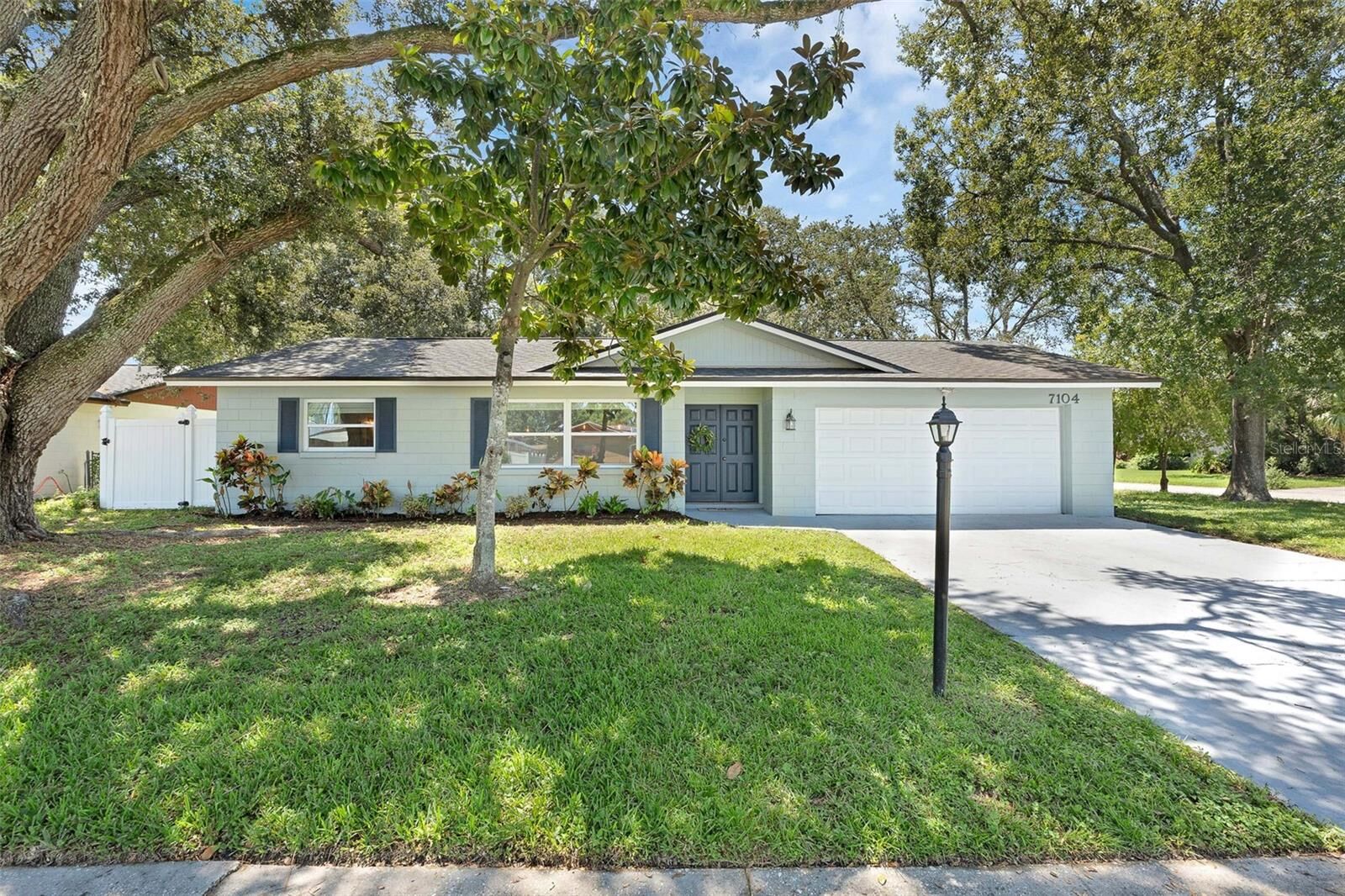 Property Photo: 7104 Wrenwood Way FL 32792