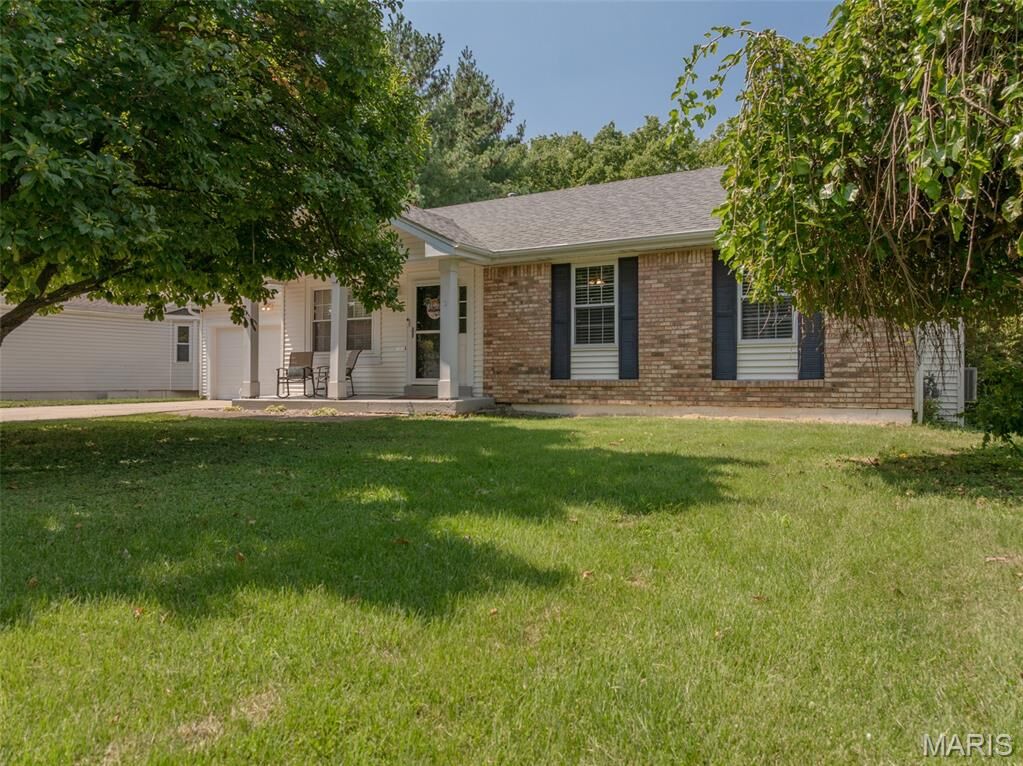 Property Photo:  17 Applehill Court  MO 63376 
