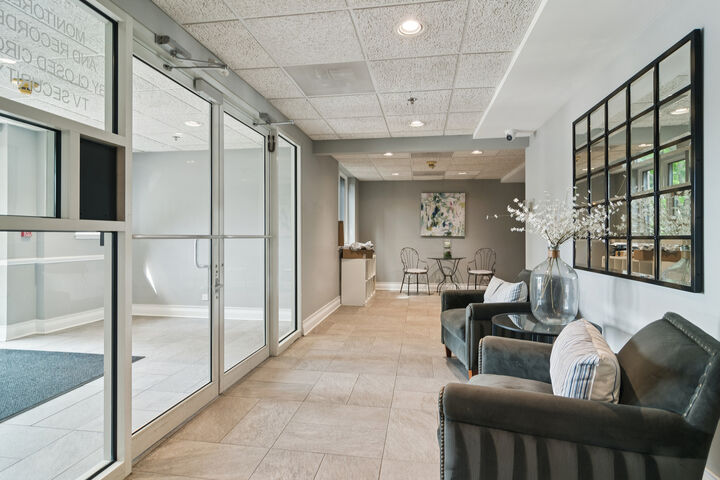 Property Photo: 15 S Pine Street 506A IL 60056
