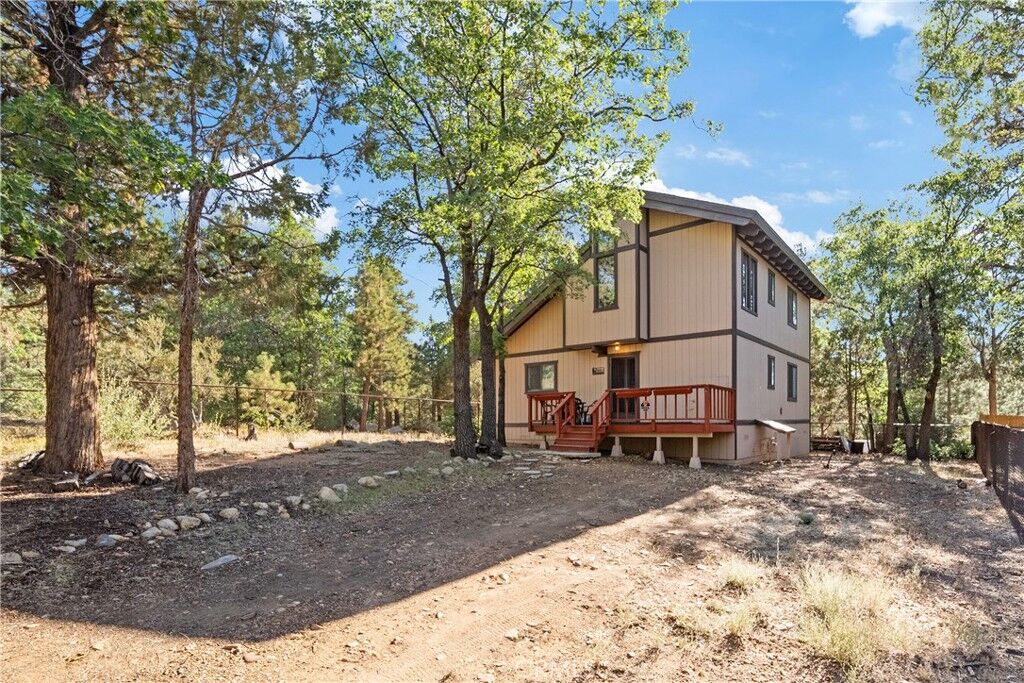 Property Photo:  894 San Bernardino Avenue  CA 92386 
