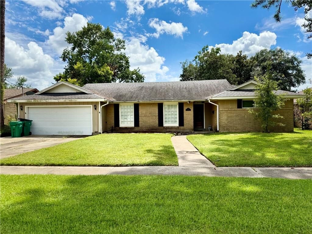 Property Photo:  327 Dorset Drive  LA 70458 