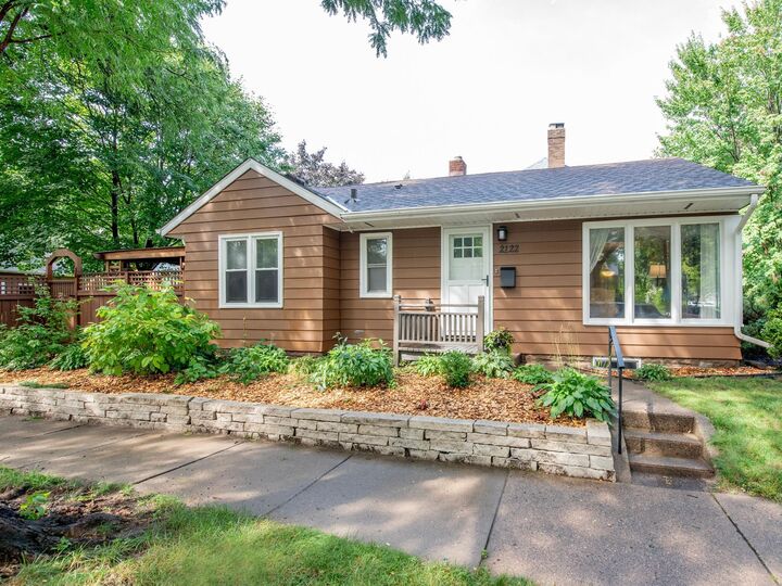 Property Photo: 2122 Lincoln Avenue MN 55105