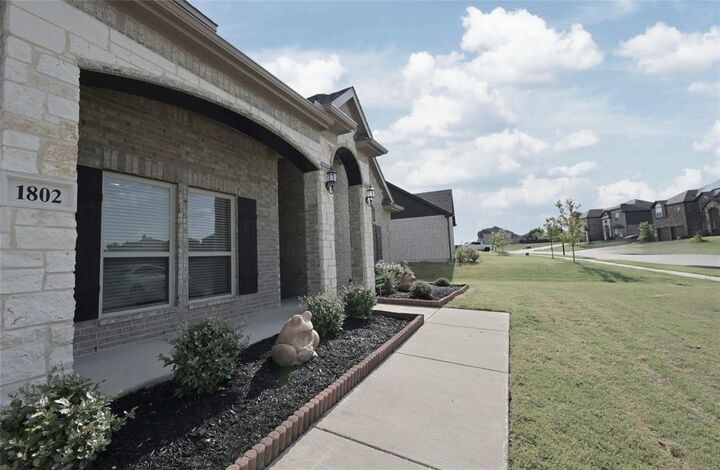Property Photo: 1802 Ranch View Drive TX 75104